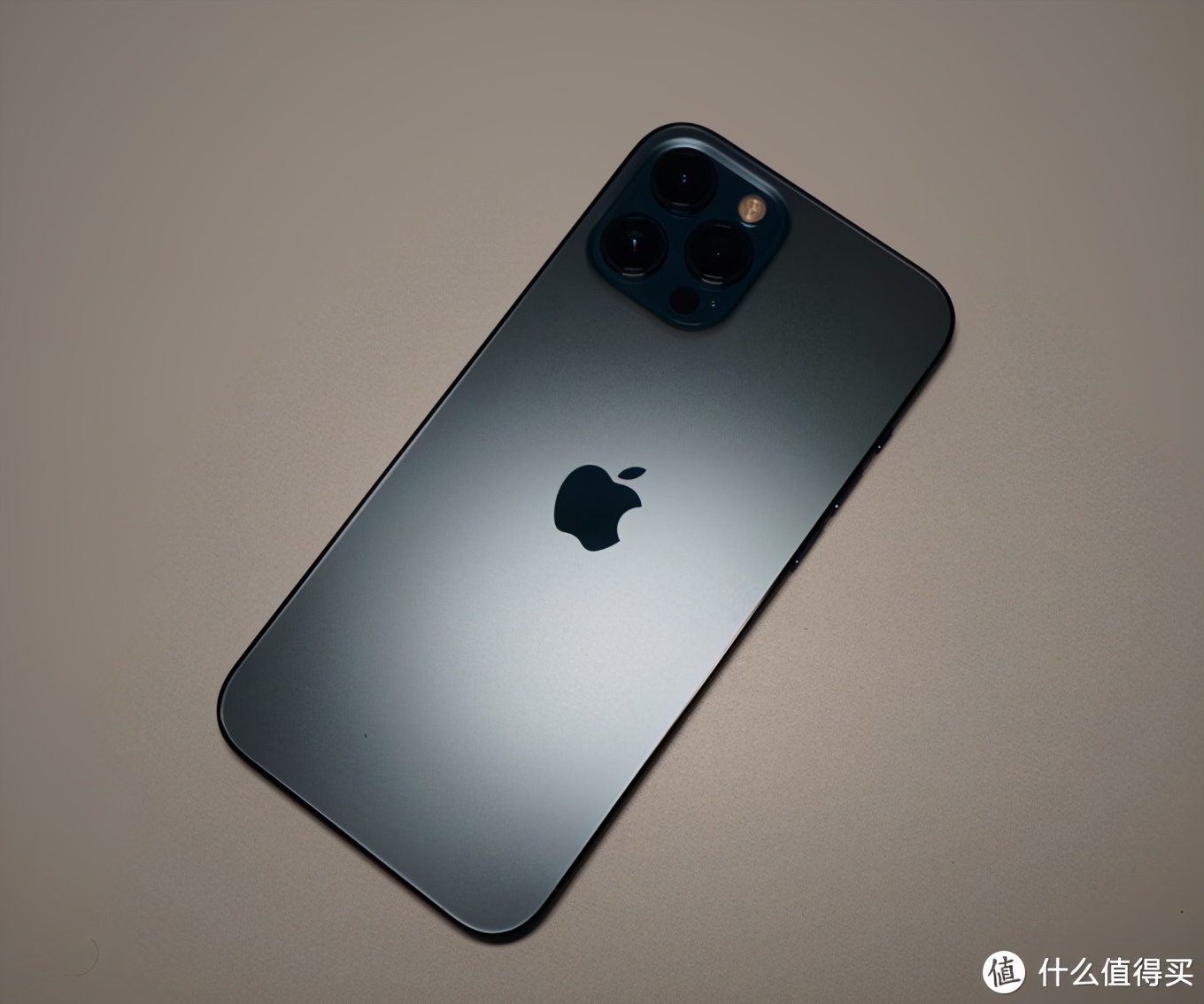 iPhone 12 Pro Max 使用感受_macbook和thinkpad_苹果生态全家桶周边推荐