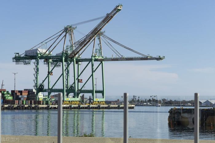 即将到来的中国大萧条_美国经济衰退迹象 关税战导致美国物价上涨 脱衣舞娘收入下降预示美国经济危机