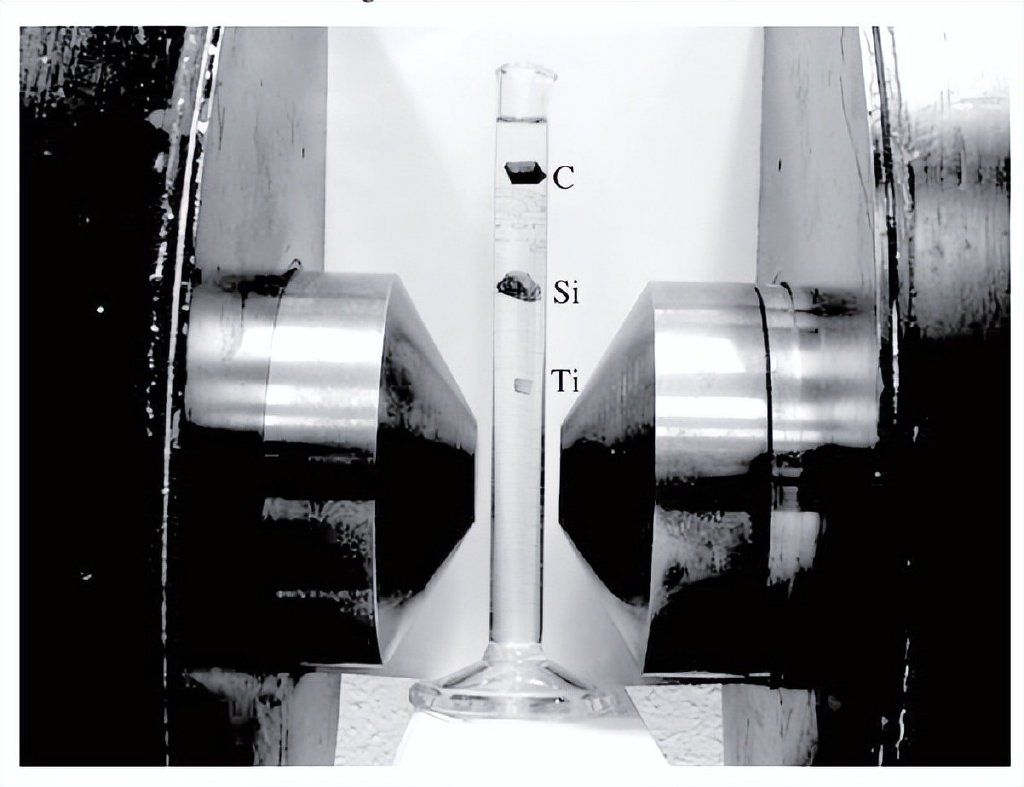 磁性液体_稀土永磁体 英文_铁磁流体