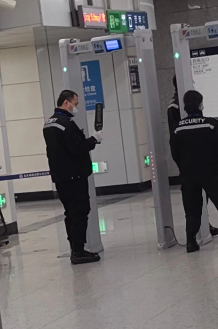 手持安检仪辐射问题_孕妇能不能过安检_地铁安检设备辐射