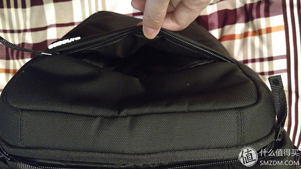 通勤双肩包推荐_Incase Icon Pack评测_thinkpad双肩电脑包